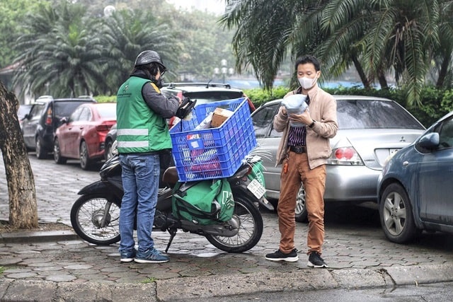 Học nghề gì dễ kiếm tiền trong tương lai - shipper